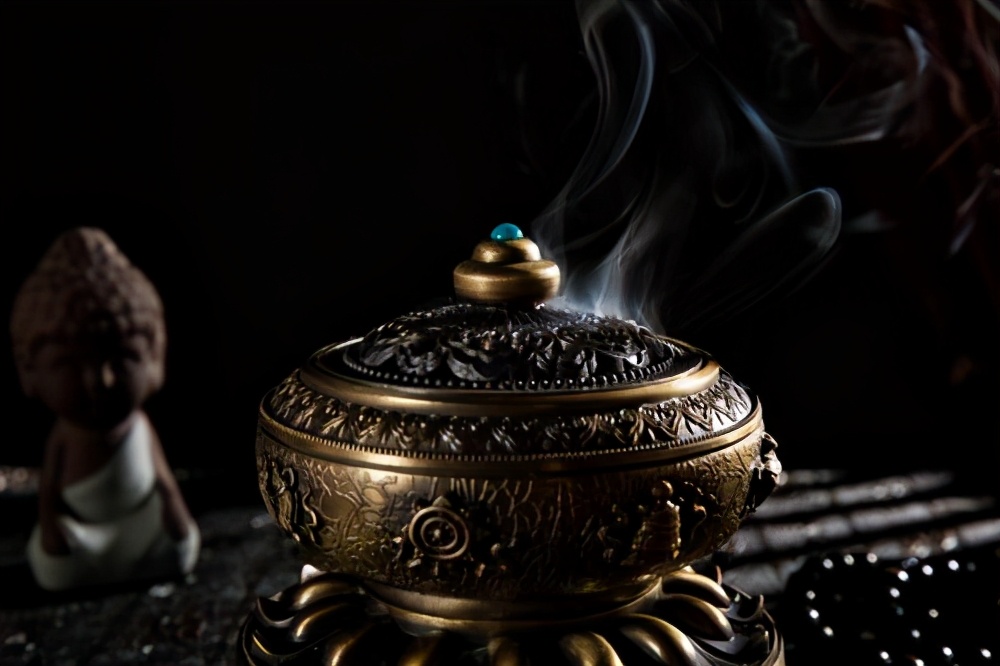 焚香：几近消失的艺术，我们熟知的“背诵天团”都成了调香圣手