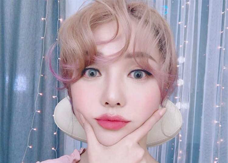 pony惊艳的美妆品牌,pony美妆大神美瞳视频