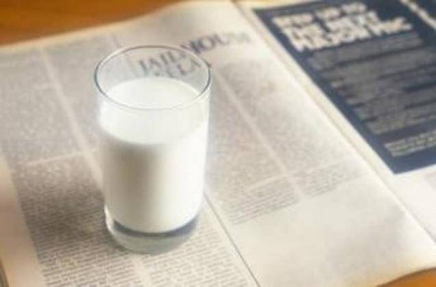 早晨喝牛奶温度,喝牛奶的最佳时间和正确方法