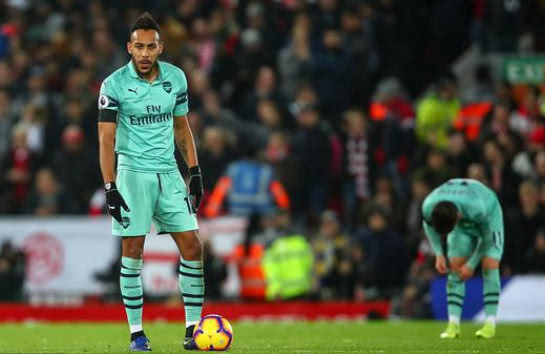 英超射手王遇卡拉斯科式尴尬！全场13次触球中近半数中圈开球