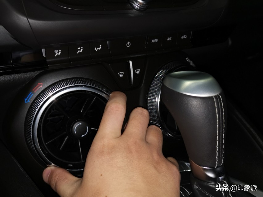 大黄蜂跑车科迈罗敞篷版高配,科迈罗大黄蜂敞篷版噪音大吗