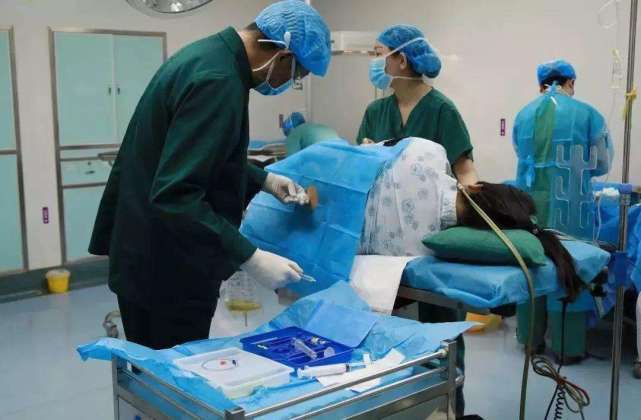 顺产和剖腹产哪个恢复快一些,顺产与剖腹产的利弊产后怎样恢复