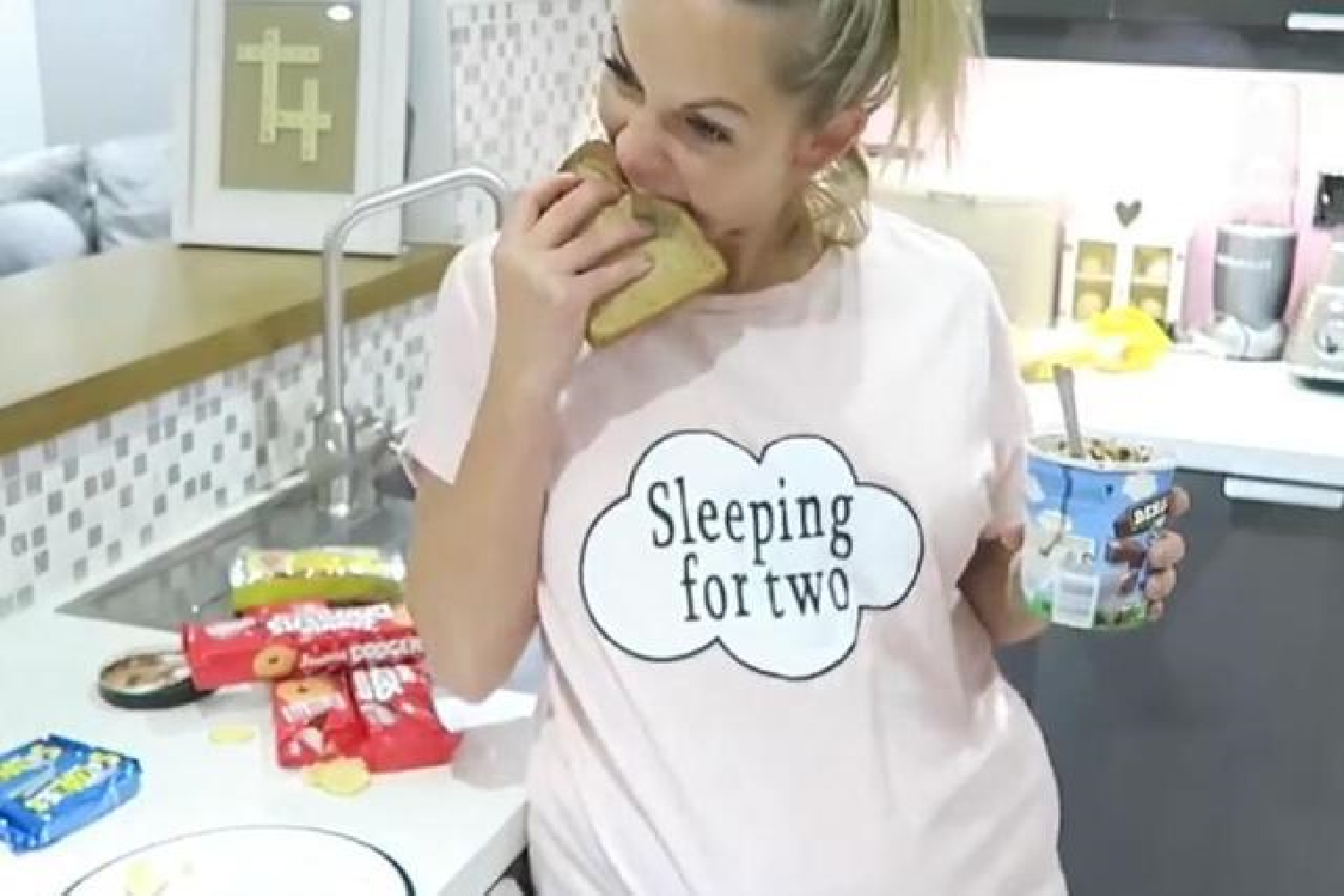 零下十几度的天气,孕妇却把窗户都打开,丈夫得知原因鼻头泛酸