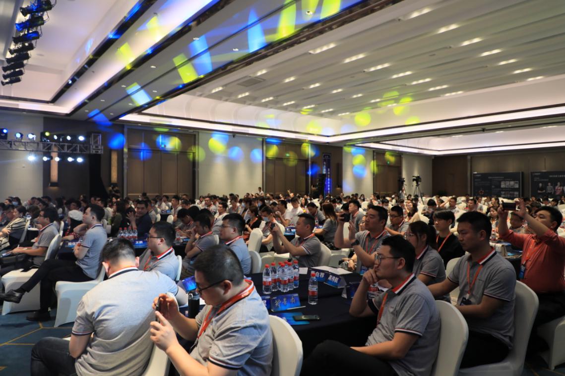 黄宝仪的个人资料,黄宝仪个人资料