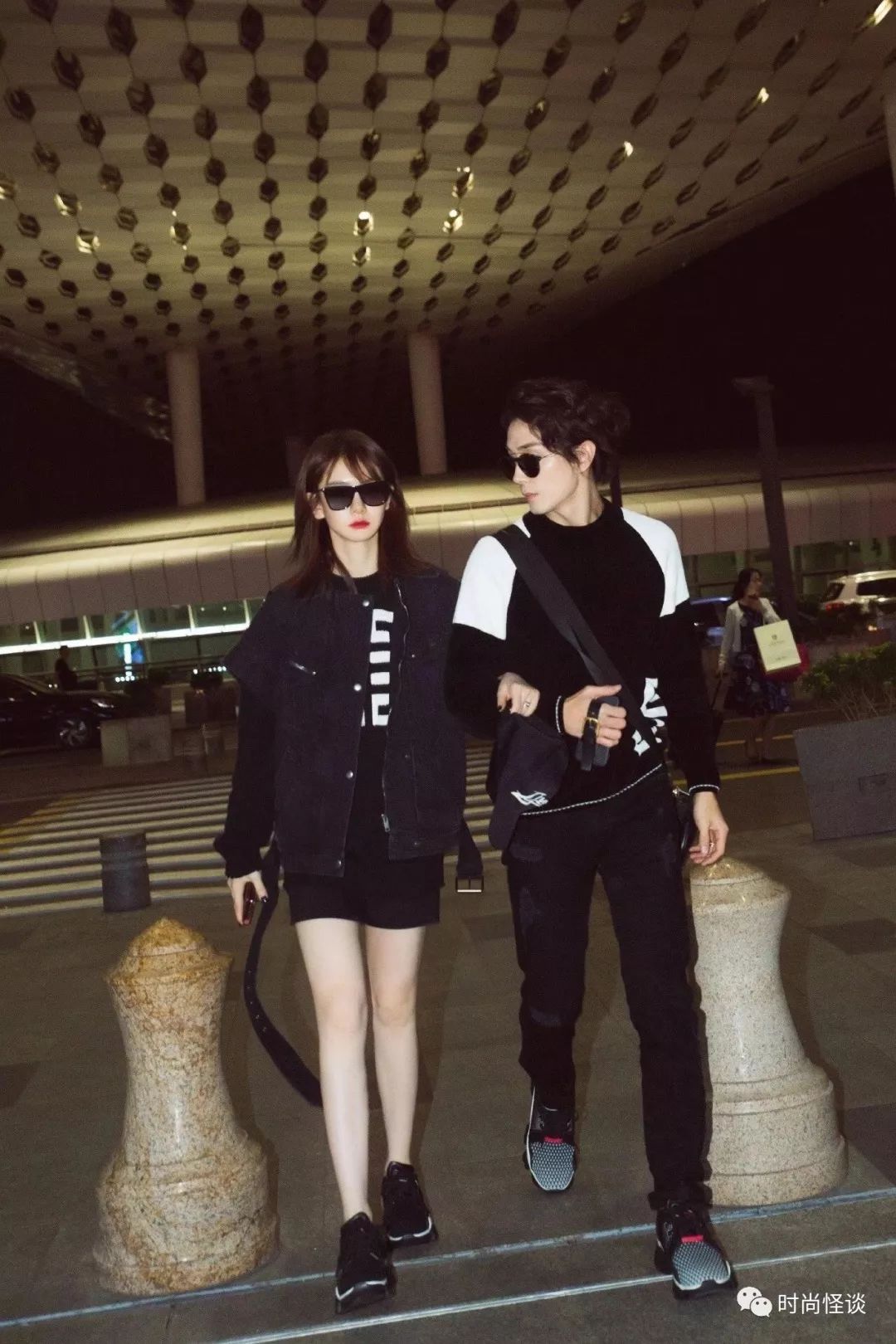 潮酷穿搭适合化什么妆 (美妆博主戚薇完整版视频)