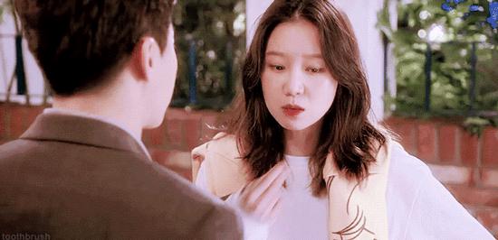 韩剧女主连衣裙穿搭,韩剧中冬天碎花半身裙