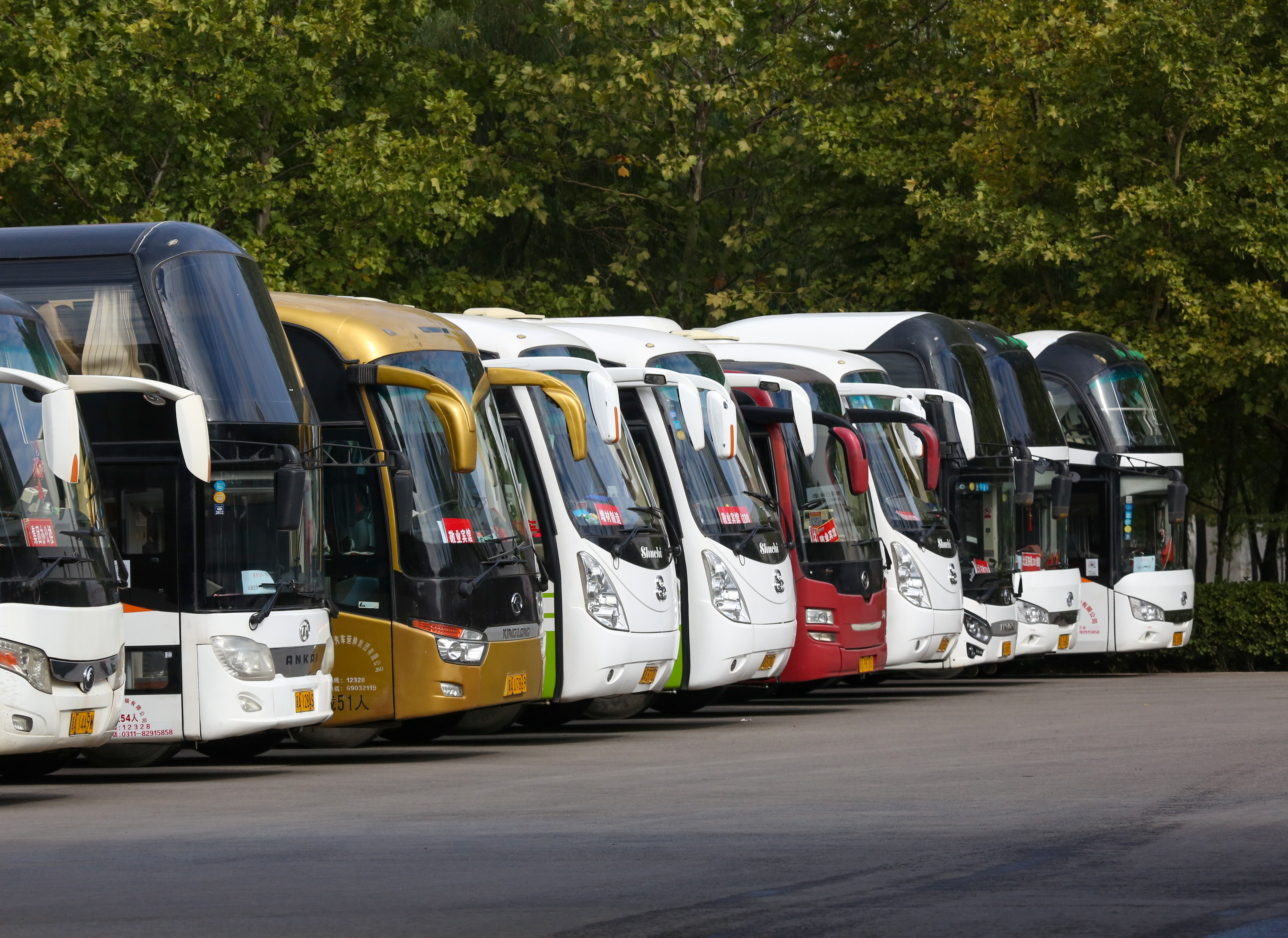 河北通勤车坠河救援进展,河北通勤车坠河事件