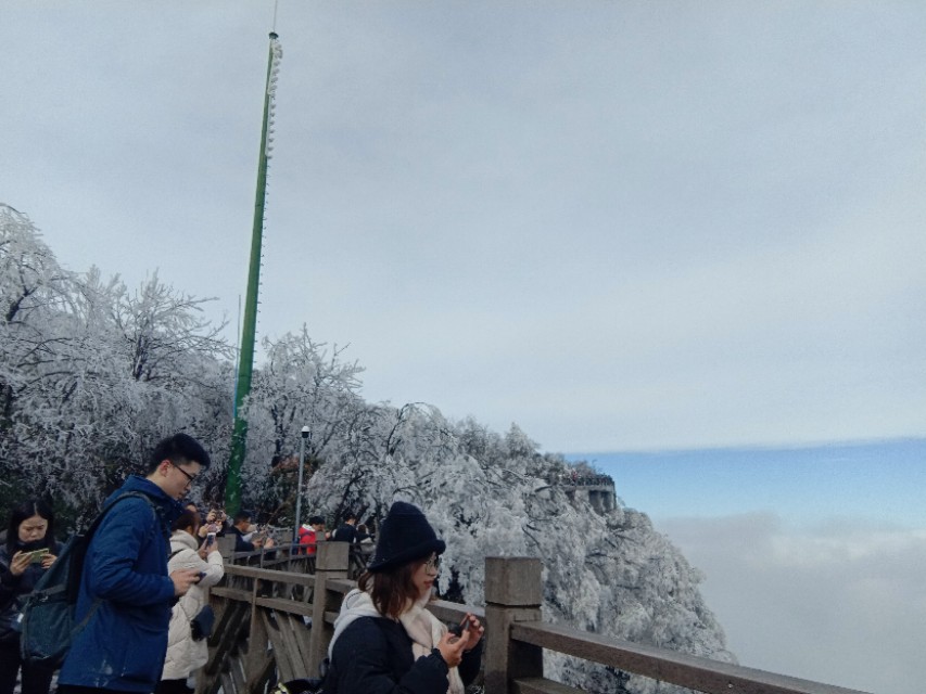 张家界天门山雪景,张家界天门山国家森林公园