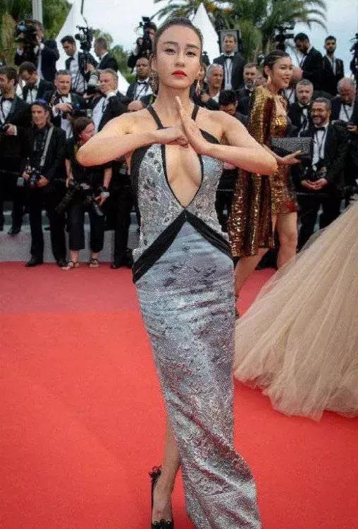 五万块戛纳红毯大礼包:接车、化妆、拍照一价全包！