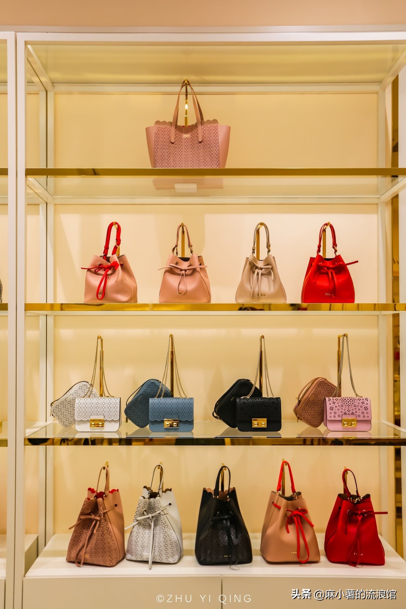 武汉佛罗伦萨奢侈品小镇,武汉佛罗伦萨小镇奥特莱斯