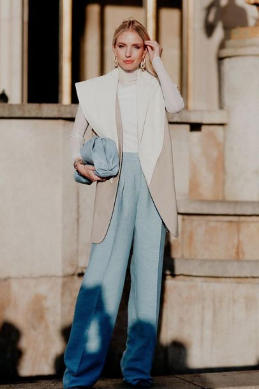 冬季显瘦裤子配靴子,现在还流行打底裤配靴子吗