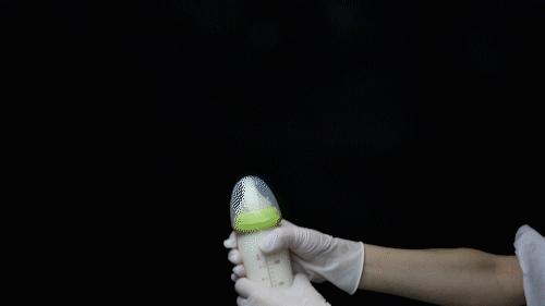 冲完奶粉后奶瓶上有黄色的结块,冲完奶粉奶瓶上挂壁有小颗粒