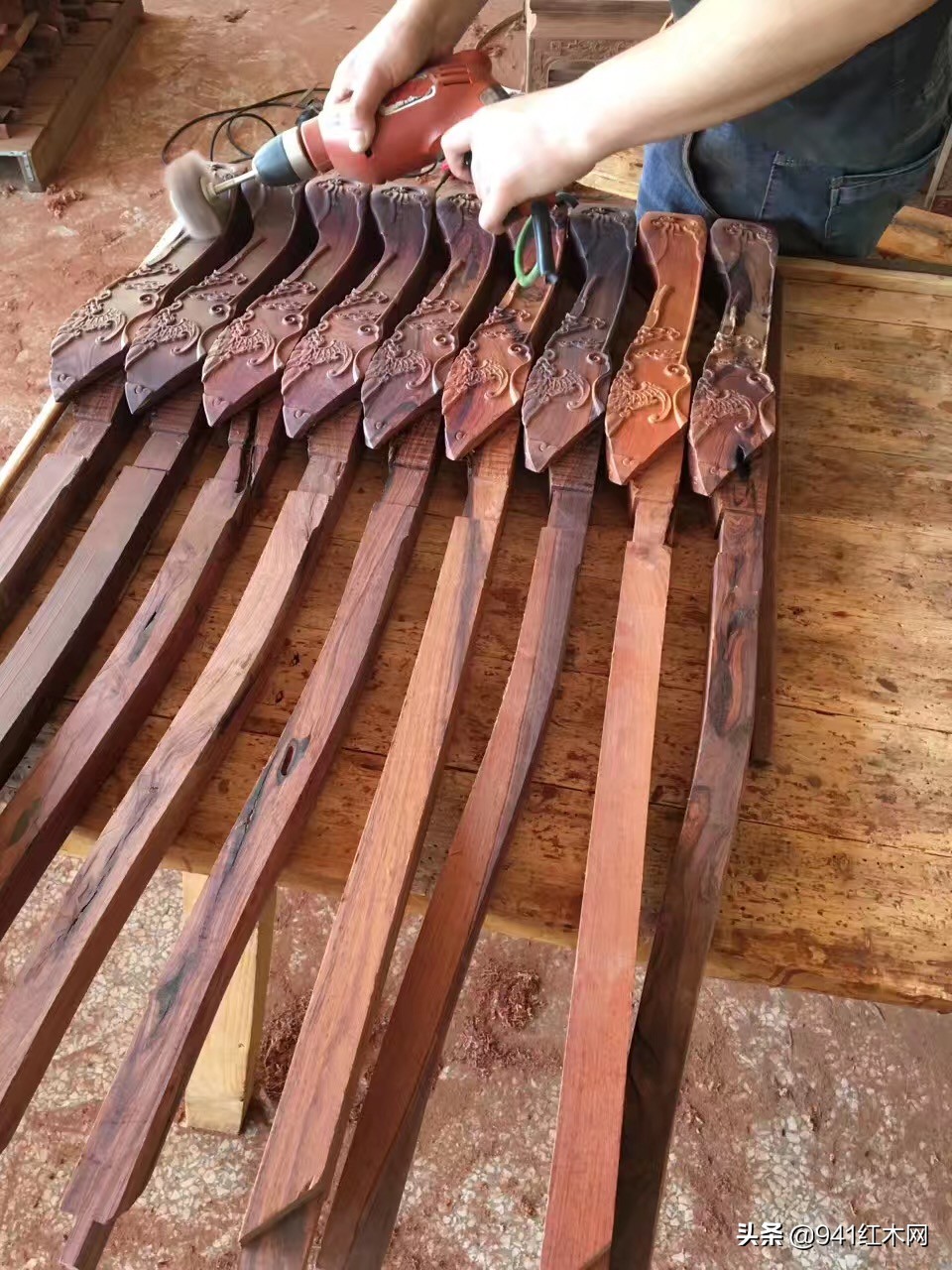 低调奢华黑红木,红酸枝巴里黄檀和微凹黄檀哪个好