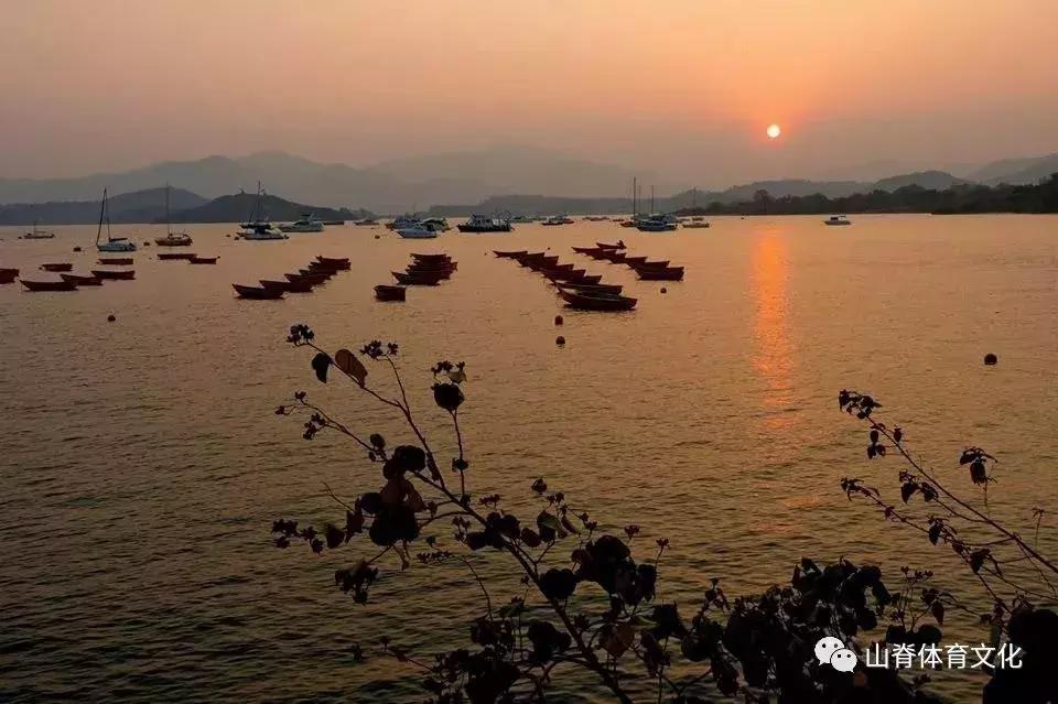 去长白山滑雪,去长白山还是去哈尔滨好