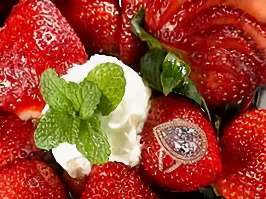 15亿的车20万的矿泉水┃亿万富翁们“最贵”集锦