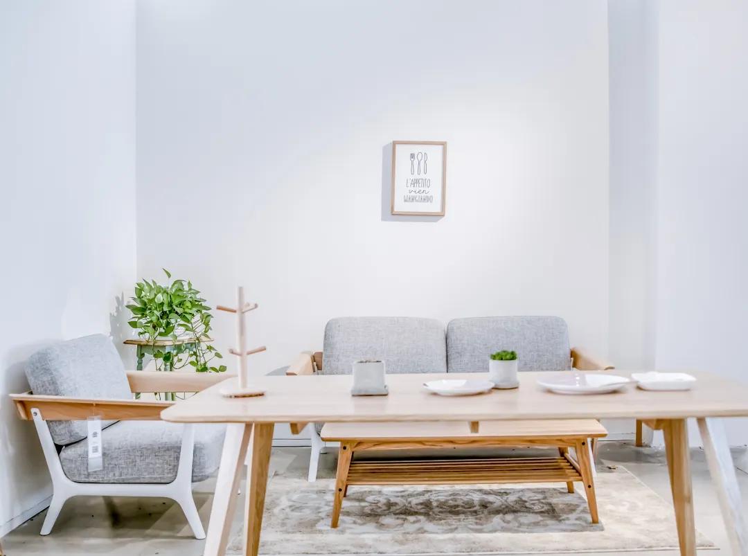 520深圳民政局大排长队！在深圳结婚的90后们，都得靠爸妈？