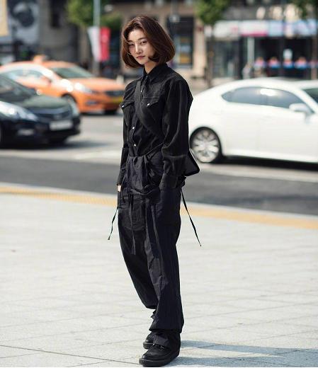 韩流风又起来了，短款夹克+卷边牛仔裤，帅气得不行，第5套更好看