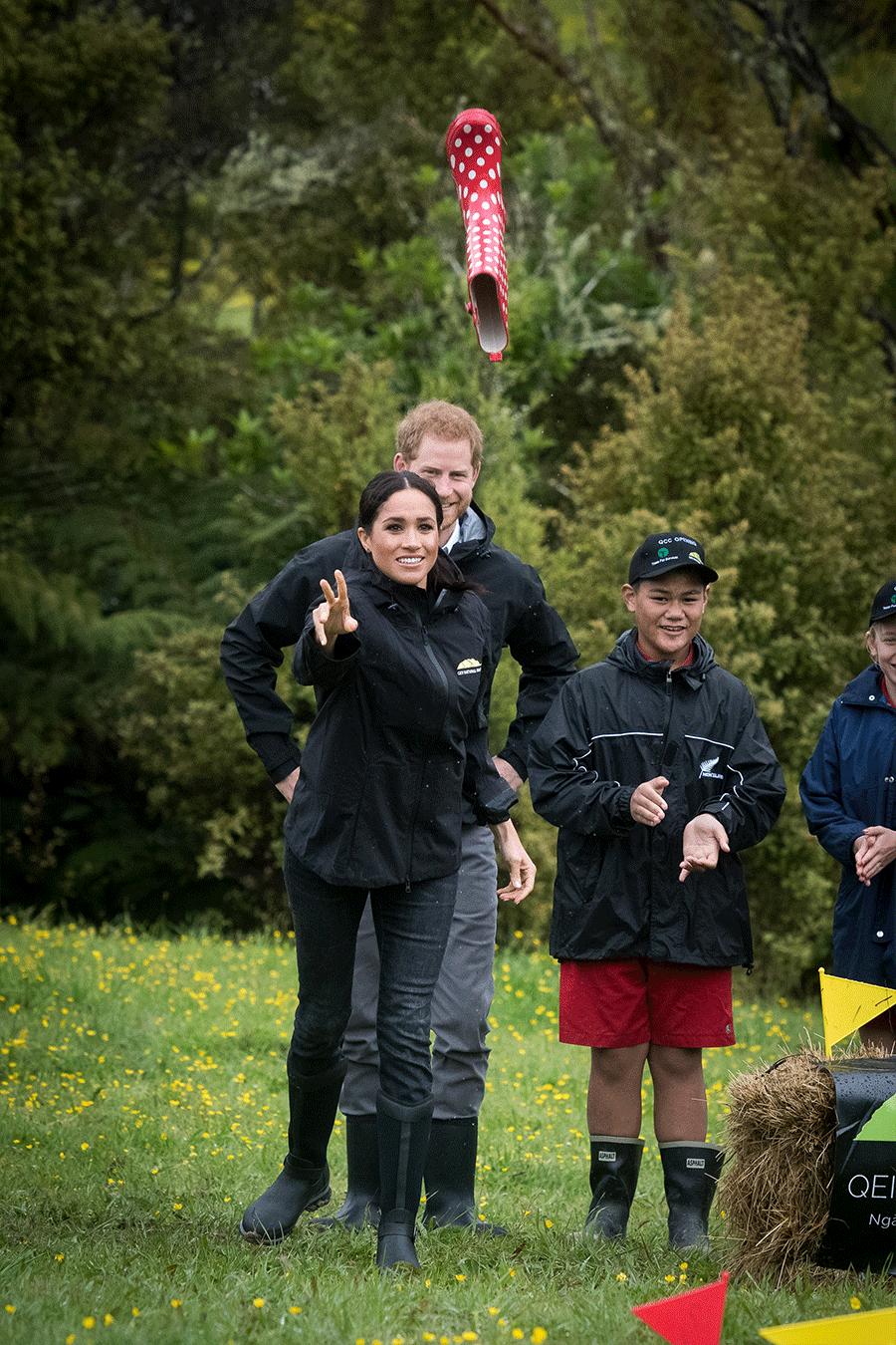 哈里梅根蜜月,哈里梅根徒步游