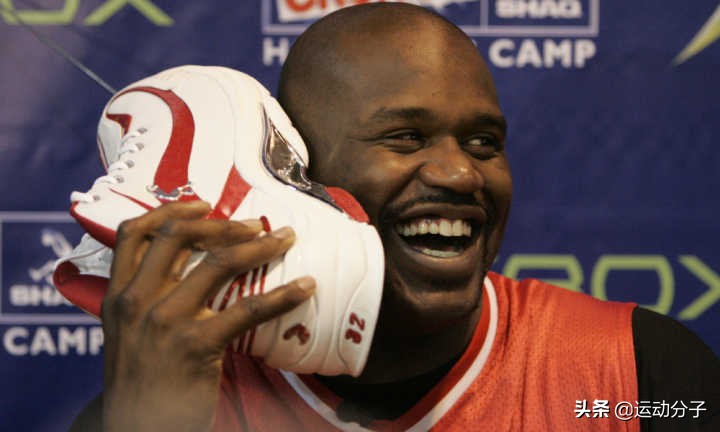 nba球员的鞋和普通人的鞋比,nba球员有多少鞋子