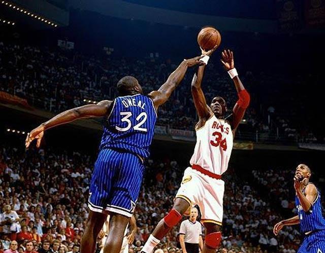 奥拉朱旺4大中锋,四大中锋之首奥拉朱旺到底有多强