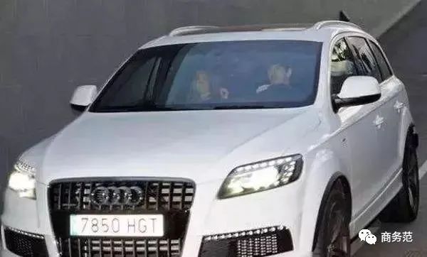 17岁梅西首秀照片,梅西34岁首战刷爆3项纪录