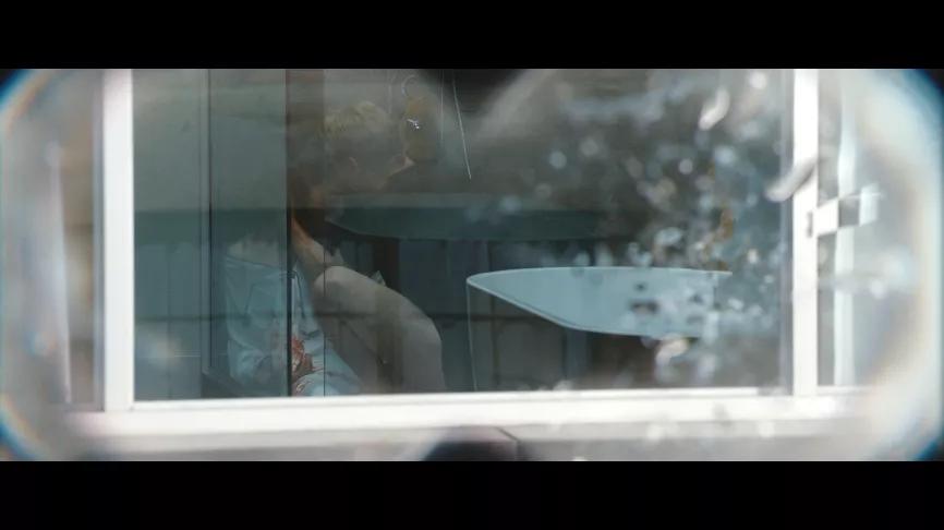 全片高能反转,性感美女化身“*窥偷**狂”