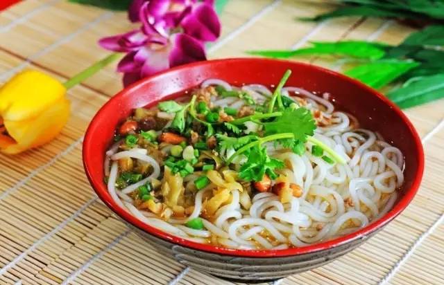 为啥全国人都想来新疆旅游,为什么全国人喜欢大连