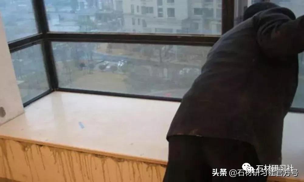 窗台石圆弧小耳朵效果图,石材窗台两侧小耳朵