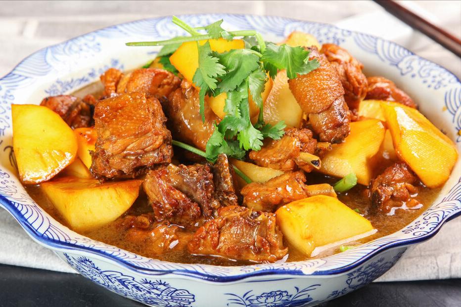 炖鸡肉时切记不要直接炖,鸡肉不用焯水怎么炖好吃又嫩呢