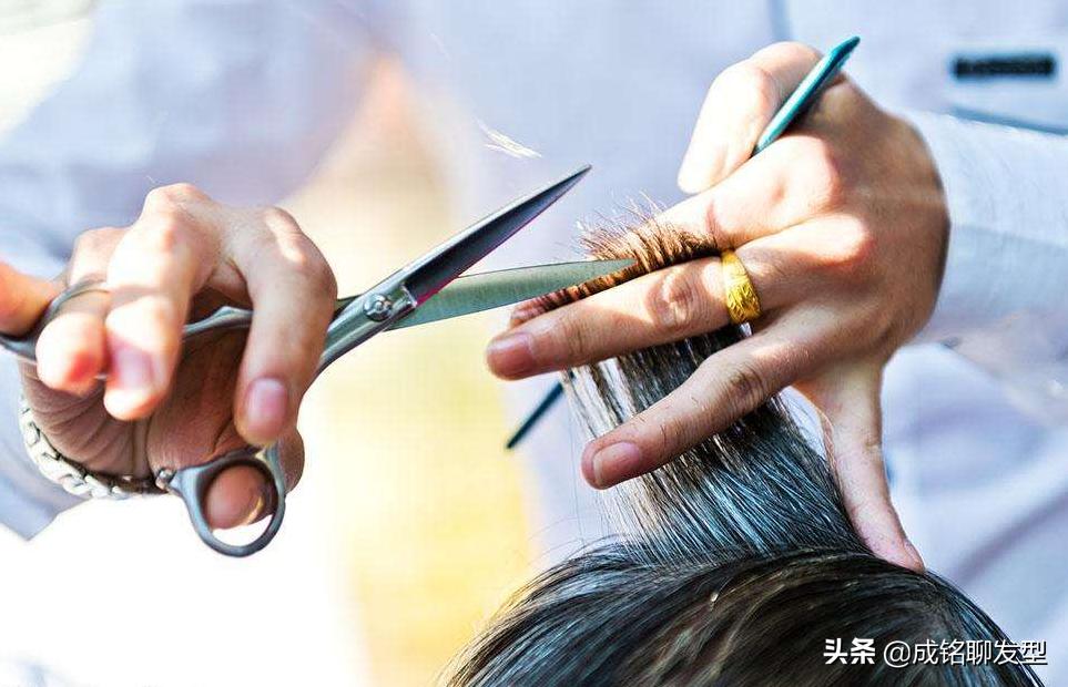 理发店到底靠什么挣钱,理发店为啥暴利还赚不到钱