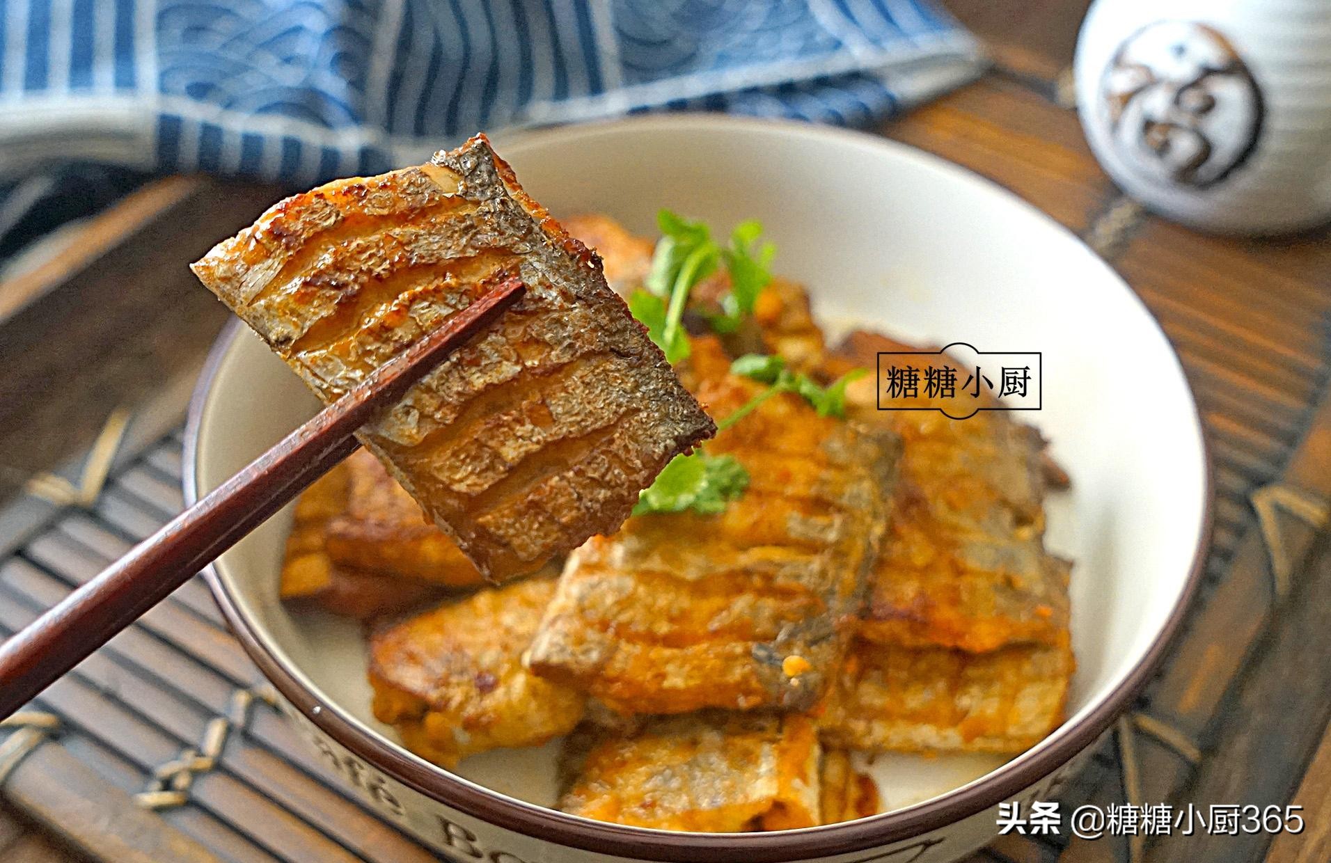 煎带鱼不粘锅不破皮怎么回事,煎带鱼不掉皮的五个妙招