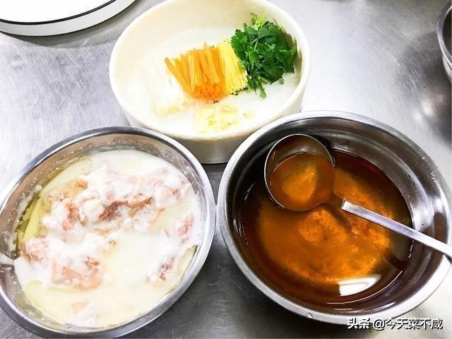 上浆勾芡挂糊要选哪种淀粉,勾芡上浆挂糊都用什么淀粉