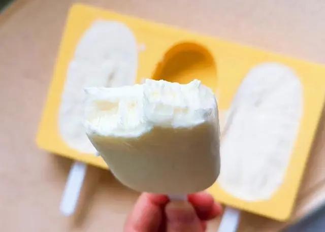 如何在家自制热的冰淇淋简单,夏天到了在家自己制作冰激凌