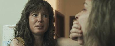 痴心妻子为“爱”绑架无知少女满足丈夫的施虐癖！