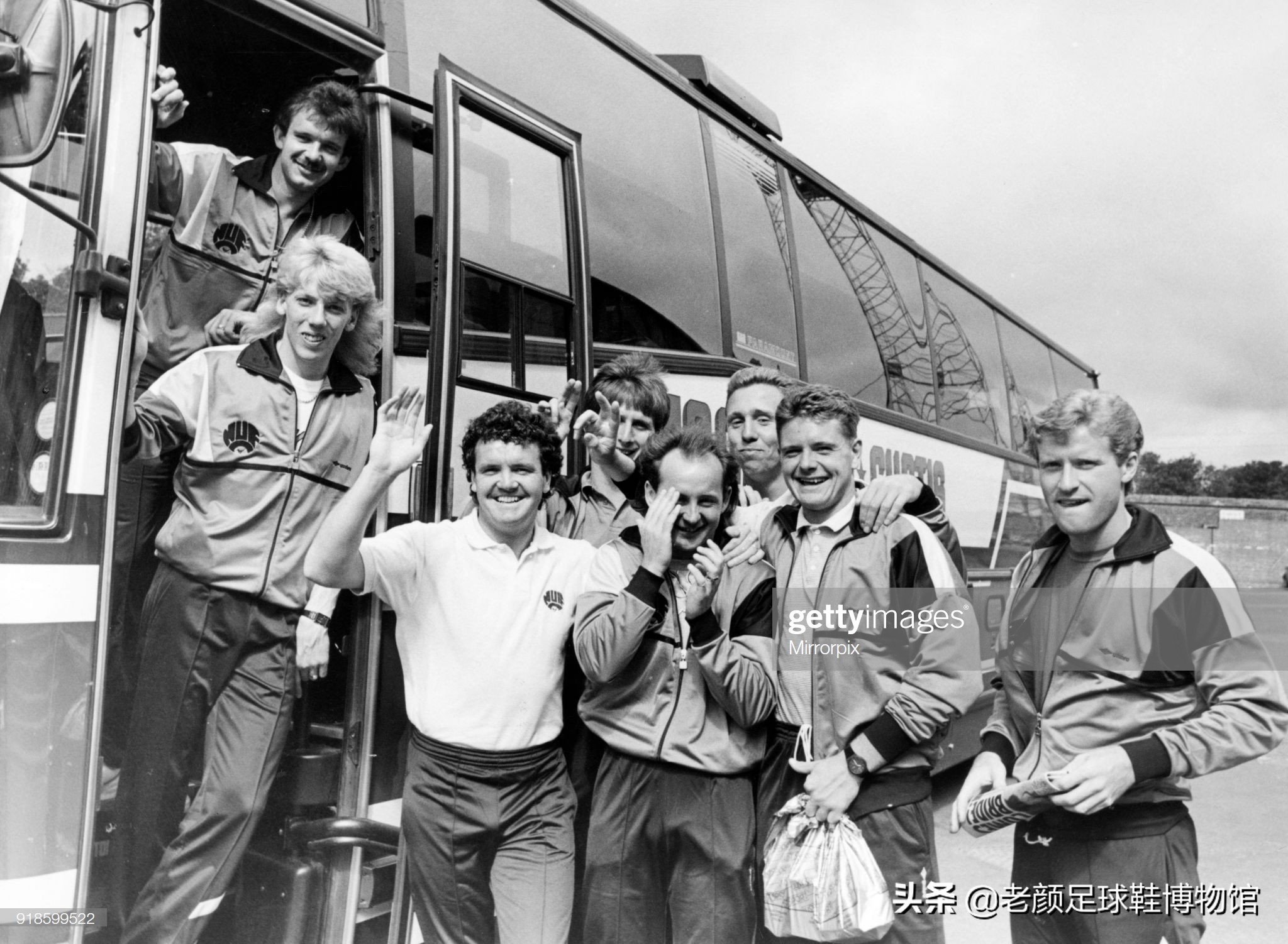 破产酒鬼的球鞋拍卖值6万，加图索的恩人名字成为香港路名