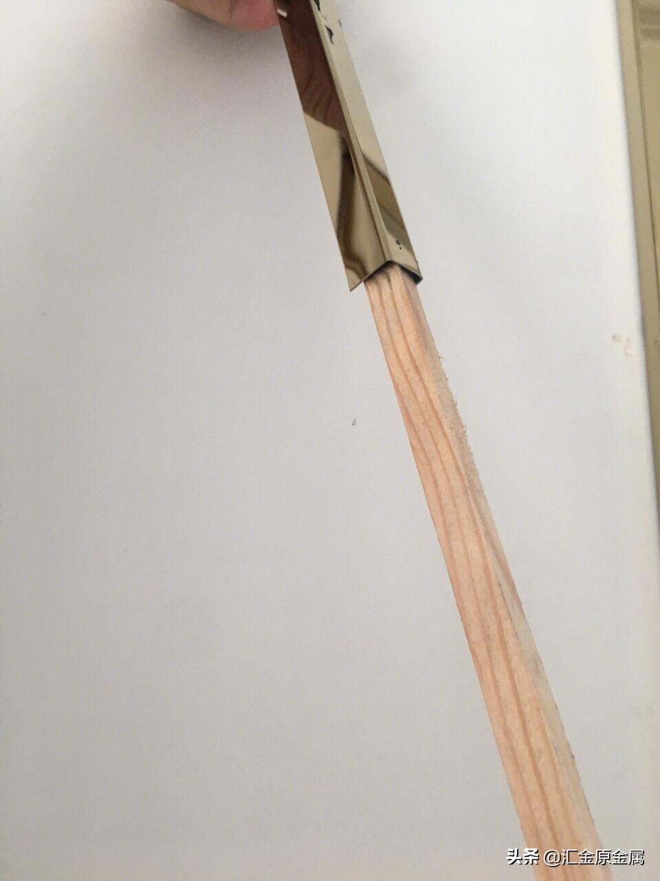 金属背景墙装修效果图,金属线条电视背景墙效果图