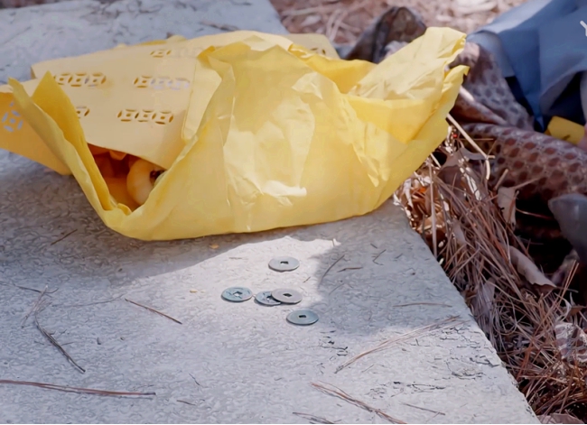 冥币上面的图像是谁的,冥币上有哪几种文字