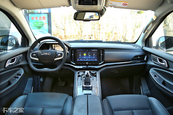 长城炮和江铃域虎9,长城炮vs长安凯程f70