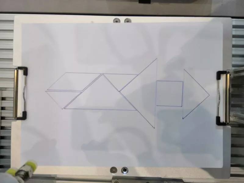 七巧板怎么拼成一个机器人,智能七巧板拼机器人图片