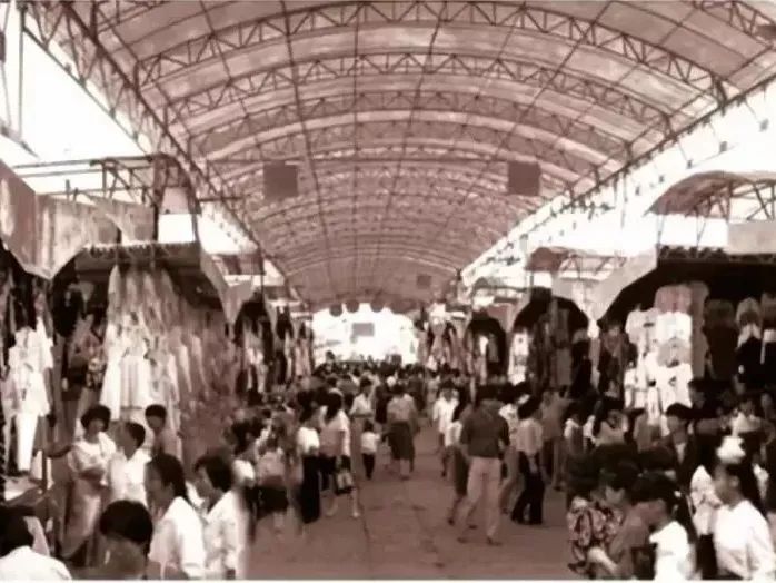 幸福道路越走越宽,幸福道路越走越宽阔