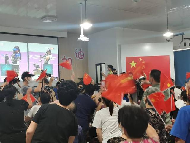 杨倩获奥运首枚金牌奖照片,杨倩获本届奥运金牌