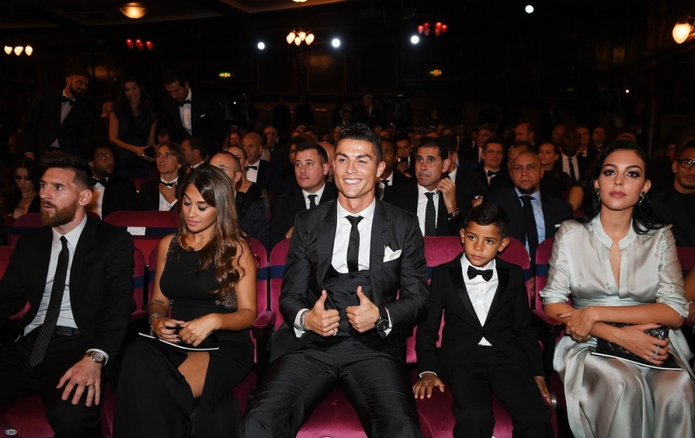 梅西降薪是真的降吗,为什么梅西的收入高于詹姆斯