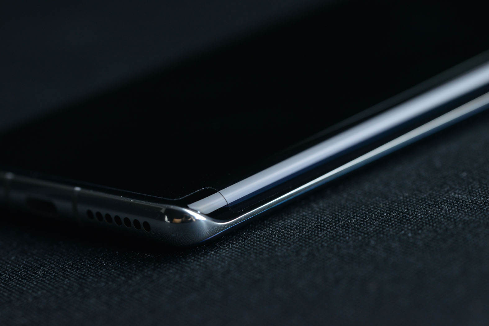 7000块的华为mate40pro,mate40pro蓝猩护甲防摔壳