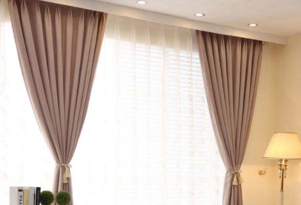 如何使用清洗剂洗窗帘,窗帘清洗小妙招能用洗衣机洗吗