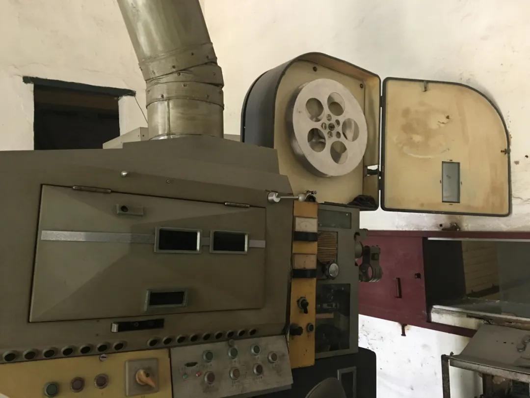 TA是肇庆首家中央空调立体声电影院!照片里的记忆,戳心了