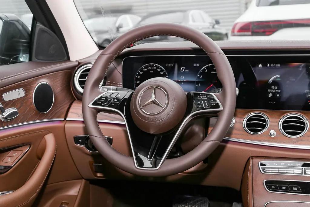 奔驰E级到底有多火？月销超过2万辆，足以说明一切