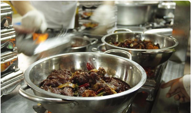 吃在“远航大酒楼”，绵阳学生的最高伙食标准