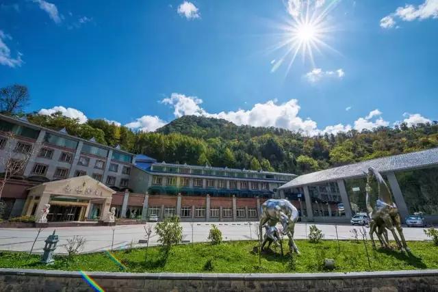 循着雪的方向，喇叭河颜值不输北欧，耍法多到让人尖叫