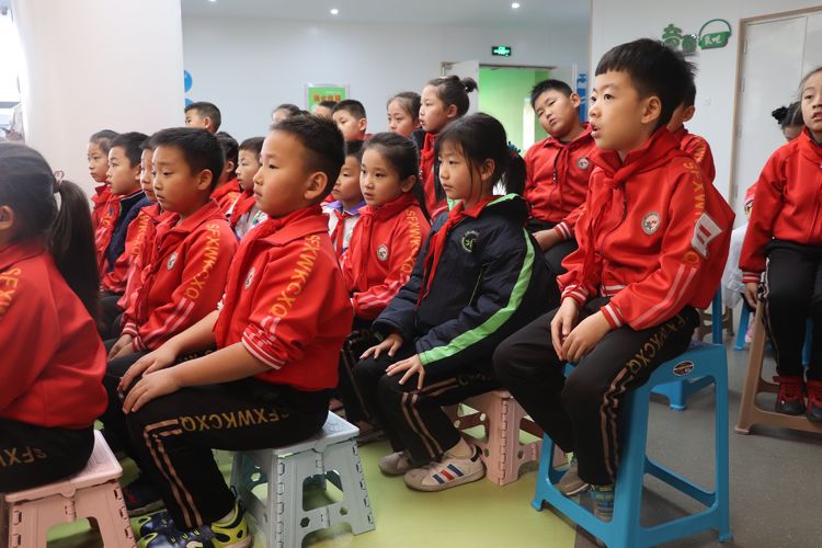 小小少年郎，来把“忠”字讲——太师三附小万科城校区