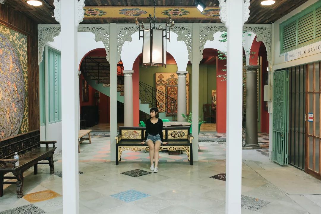 曼谷|瓷砖大佬做出的民宿，真是亮瞎眼